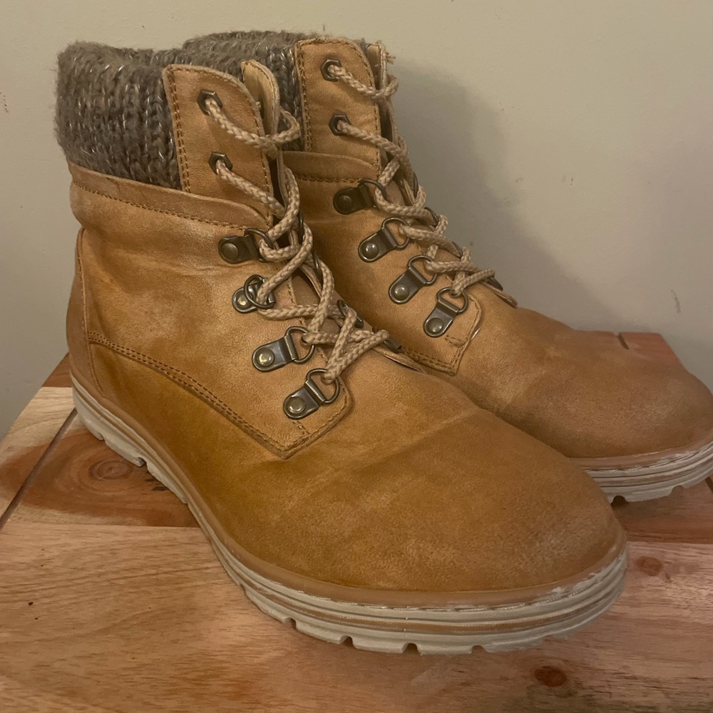 Sonata Women’s Booties - Picture 2 of 8